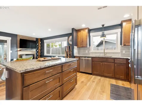 630 N Dahlia Place Canby OR 97013