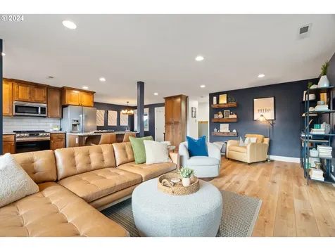630 N Dahlia Place Canby OR 97013