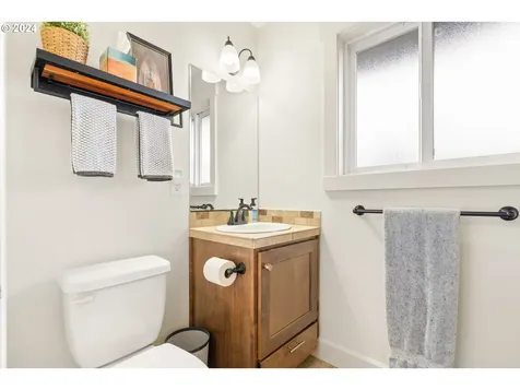 630 N Dahlia Place Canby OR 97013