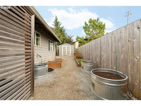 630 N Dahlia Place Canby OR 97013