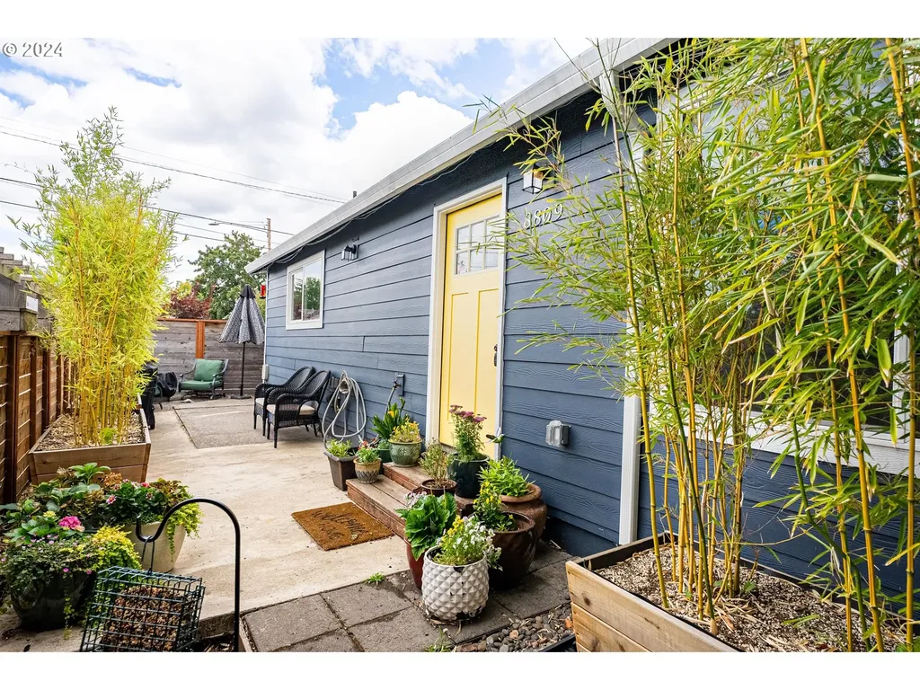 8809 SE Reedway Street Portland OR 97266