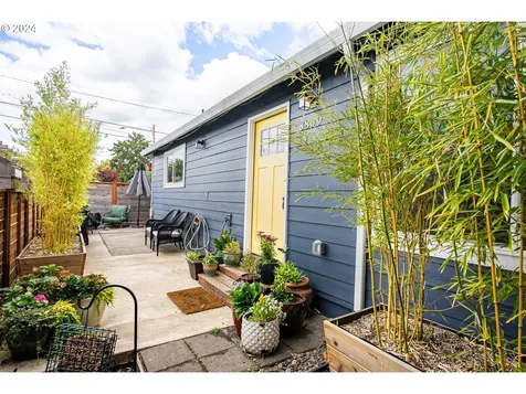 8809 SE Reedway Street Portland OR 97266