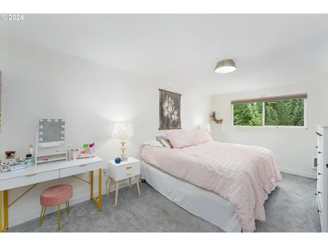 8809 SE Reedway Street Portland OR 97266