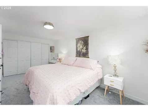 8809 SE Reedway Street Portland OR 97266
