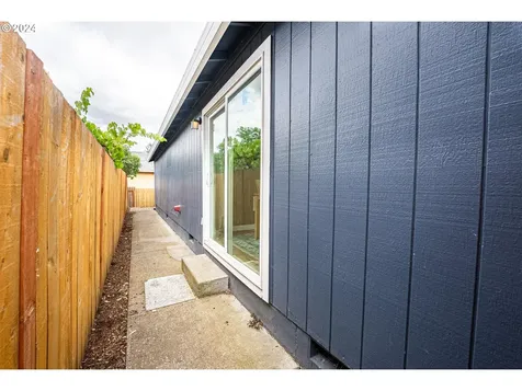 8809 SE Reedway Street Portland OR 97266