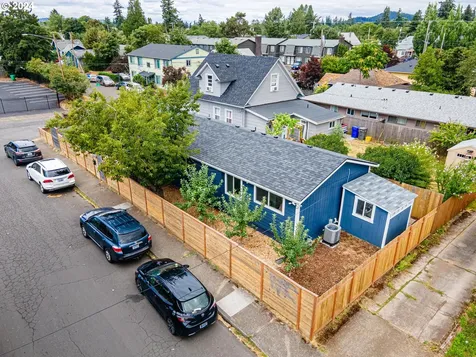 8809 SE Reedway Street Portland OR 97266