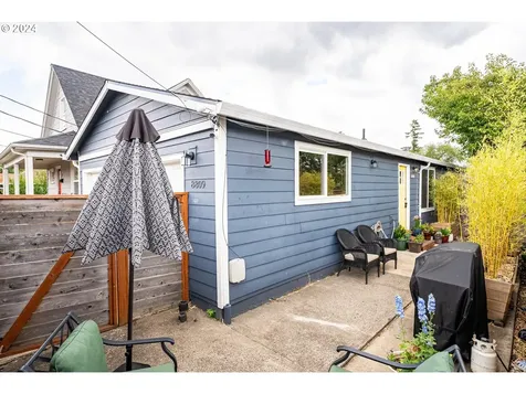 8809 SE Reedway Street Portland OR 97266