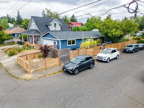 8809 SE Reedway Street Portland OR 97266