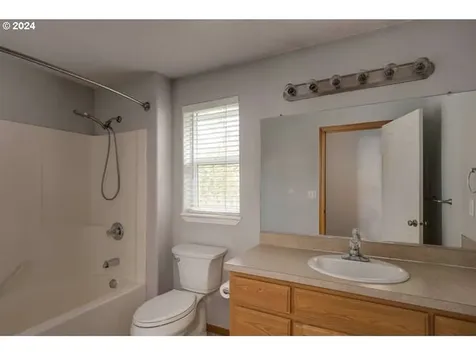 820 Sw Chablis Court Dundee OR 97115