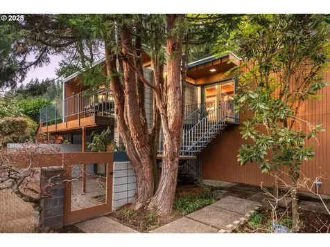 900 SW 83rd Avenue Portland OR 97225