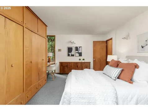 900 SW 83rd Avenue Portland OR 97225