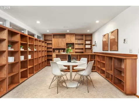 900 SW 83rd Avenue Portland OR 97225