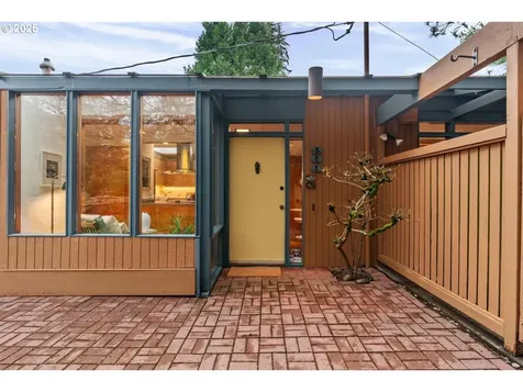 900 SW 83rd Avenue Portland OR 97225