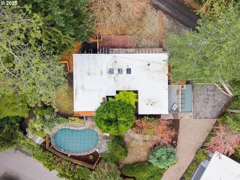900 SW 83rd Avenue Portland OR 97225