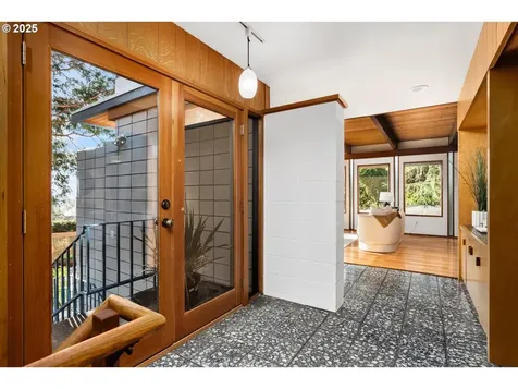 900 SW 83rd Avenue Portland OR 97225