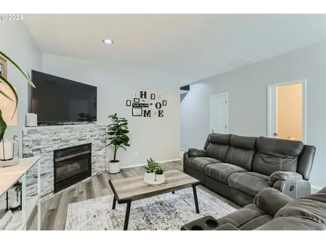 21184 Osburn Loop Fairview OR 97024
