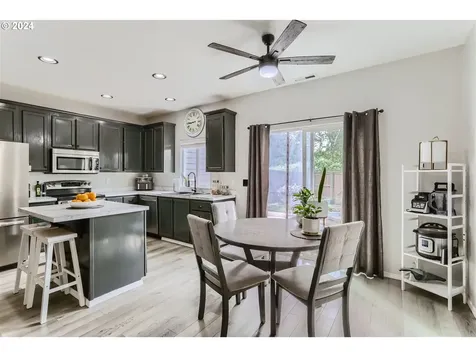 21184 Osburn Loop Fairview OR 97024