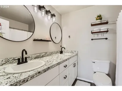 21184 Osburn Loop Fairview OR 97024