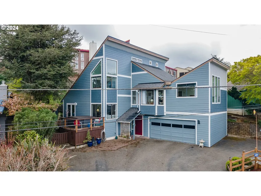 465 N 3rd Court Coos Bay OR 97420