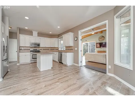 16915 NE 11th Street Vancouver WA 98684