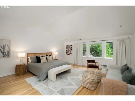 4905 SW Hewett Boulevard Portland OR 97221