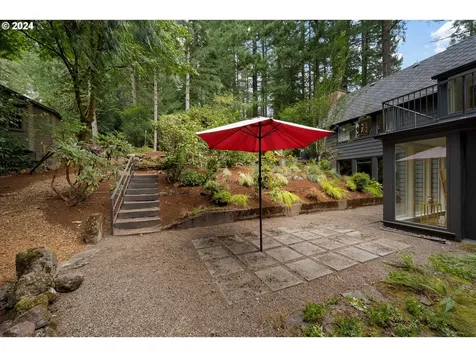 4905 SW Hewett Boulevard Portland OR 97221