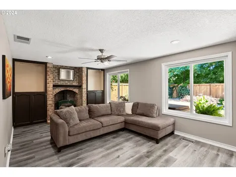 15223 Sw Thurston Lane Portland OR 97224