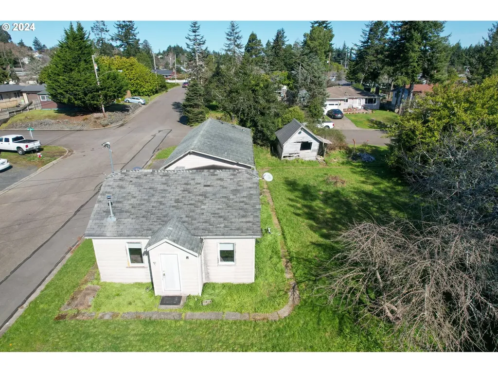 3319 Myrtle Street North Bend OR 97459