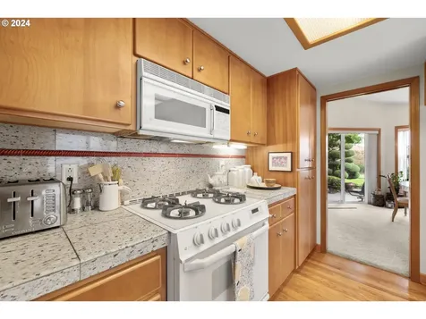 1722 Ne 148th Place Portland OR 97230