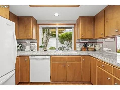 1722 Ne 148th Place Portland OR 97230