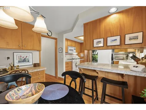 1722 Ne 148th Place Portland OR 97230