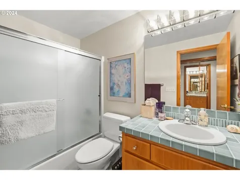 1722 Ne 148th Place Portland OR 97230