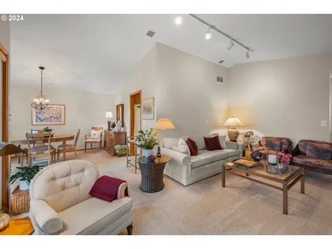 1722 Ne 148th Place Portland OR 97230
