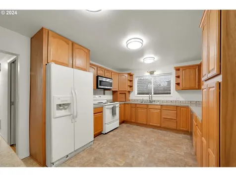 1129 7th Street Springfield OR 97477
