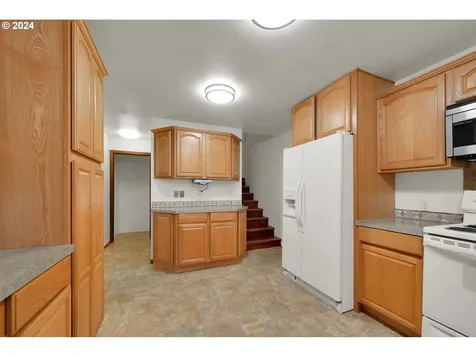 1129 7th Street Springfield OR 97477