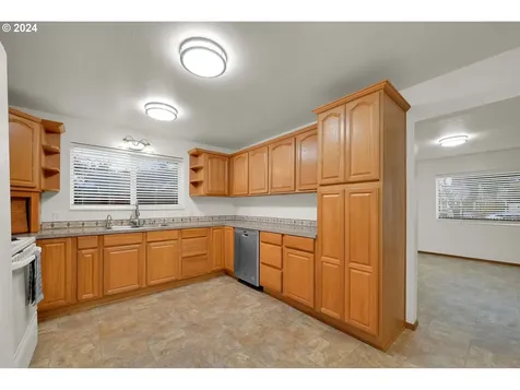 1129 7th Street Springfield OR 97477