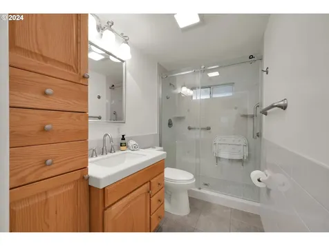 1129 7th Street Springfield OR 97477