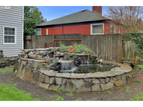 1129 7th Street Springfield OR 97477