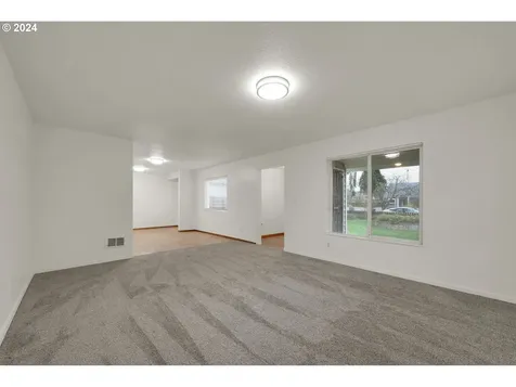 1129 7th Street Springfield OR 97477