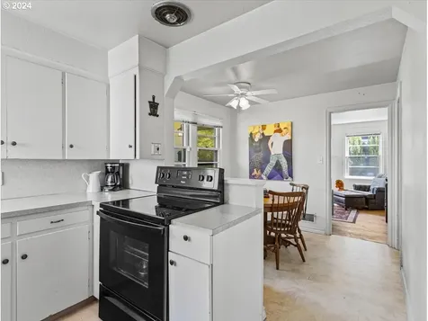 207 Nw 45th Street Vancouver WA 98660