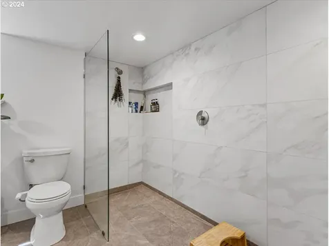 207 Nw 45th Street Vancouver WA 98660