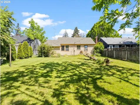 207 Nw 45th Street Vancouver WA 98660