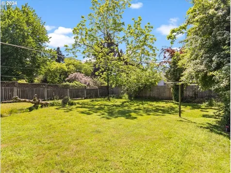 207 Nw 45th Street Vancouver WA 98660