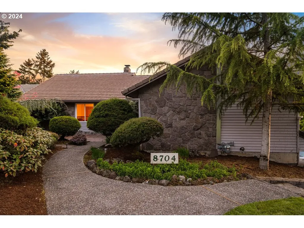 8704 Nw Lakecrest Court Vancouver WA 98665