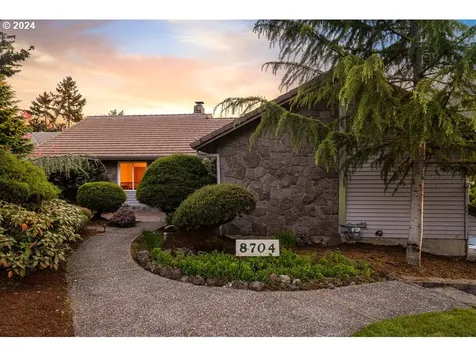 8704 Nw Lakecrest Court Vancouver WA 98665