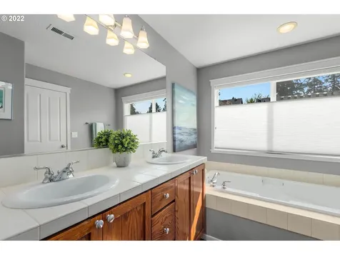 1030 Se Westerland Street Hillsboro OR 97123