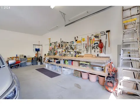 2340 Heritage Loop Hood River OR 97031