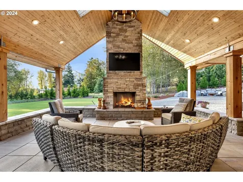 18617 NE Peaceful Drive Brush Prairie WA 98606