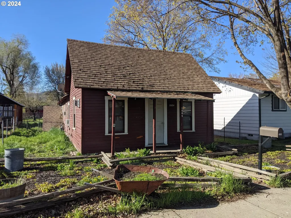 1604 Y Avenue La Grande OR 97850