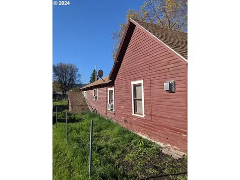 1604 Y Avenue La Grande OR 97850